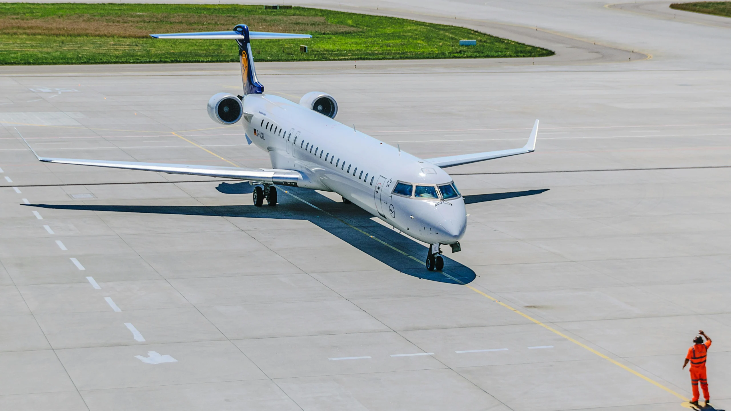 Airplane for site home page - Έγινε επεξεργασία